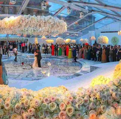 CEA MAI SCUMPĂ NUNTĂ EVER! Un MILION de trandafiri albi, un tort de 4 metri si palatul lui Winston Churchill, pentru o nuntă ca-n poveşti (GALERIE FOTO)