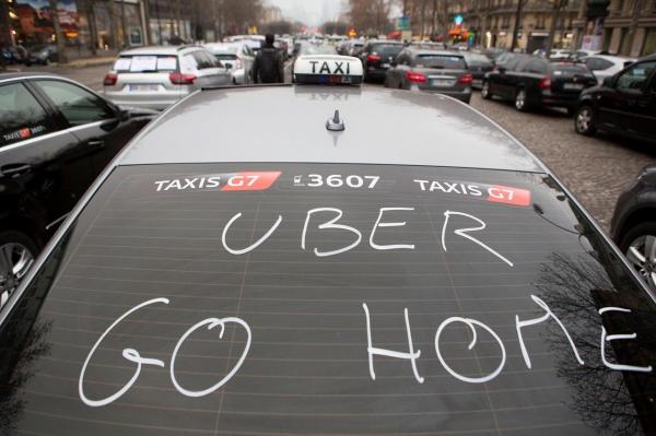 Decizie şoc la vârful UBER! Măsura drastică luată de directorul general, după scandalurile care au lovit compania
