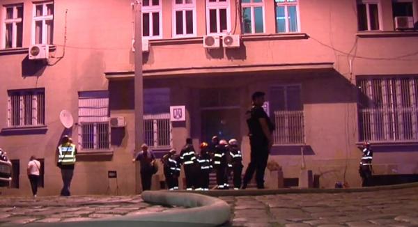 Tânărul care a ars de viu în sediul Poliţiei Transporturi din Gara de Nord a murit. Victima avea arsuri pe 90% din corp
