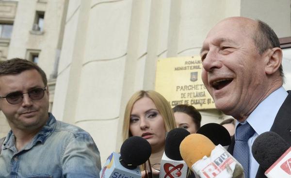 Traian Băsescu îi face praf pe miniştrii demisionari din Guvernul Grindeanu: "Culmea penibilului!"