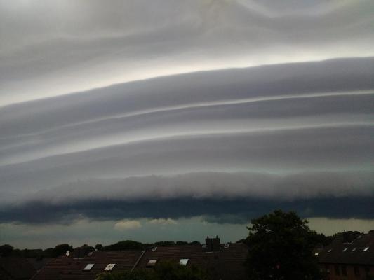 Furtuni violente în Germania, soldate cu victime și pagube. S-a produs inclusiv o tornadă