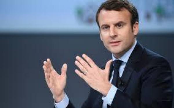 Emmanuel MACRON se gândeşte să convoace Parlamentul la Versailles