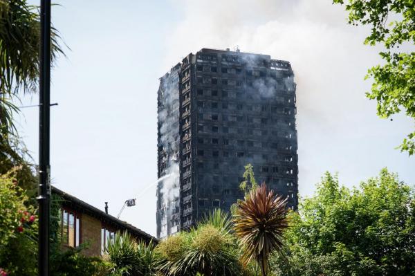 Noi detalii după tragedia de la blocul turn din Londra. Industria de asigurări a avertizat în legătură cu riscul de incendiu