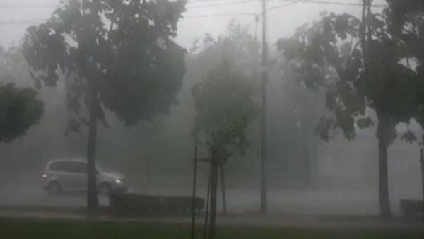 Avertizare METEO DE ULTIMĂ ORĂ: PLOI şi VIJELII în mai multe judeţe din ţară!