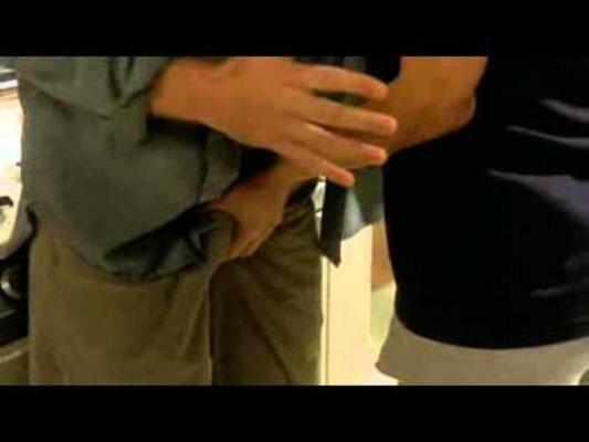 Ucis pentru că a vrut să îşi ajute fiul ! Un bărbat a murit pe loc, după ce nora sa s-a năpustit asupra lui, furioasă că a intervenit în cearta dintre ei