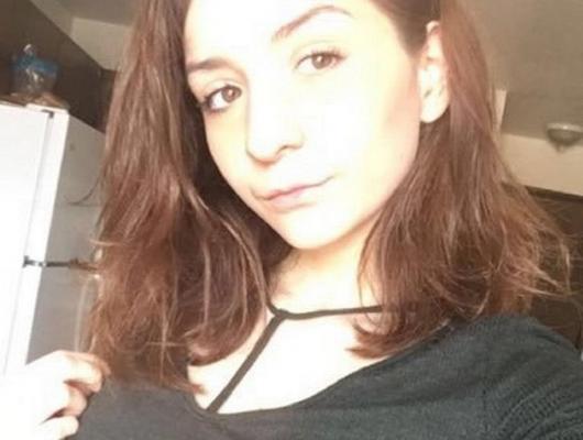 A murit încercând să devină celebru! Un tânăr a fost împuşcat mortal de iubita sa însărcinată, în faţa fetiţei lor. Cei doi făceau o cascadorie
