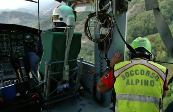 TRAGEDIE în Italia! Un român a MURIT şi un altul este în STARE CRITICĂ, după ce au fost loviţi de cabina unui teleferic pentru transportul lemnului
