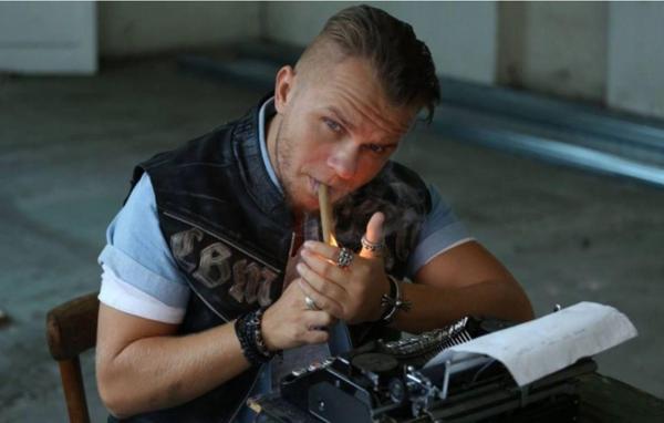 Codin Maticiuc sare la gâtul lui Pomohaci şi critică BOR: "Mă intreb dacă şi spatele îţi e tot bisericesc. Huoooooooo!"