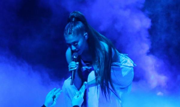 Concertul ”One Love Manchester”, live pe Internet. Ariana Grande cântă pentru victimele atentatului din 22 mai. Ce nume grele mai urcă pe scenă