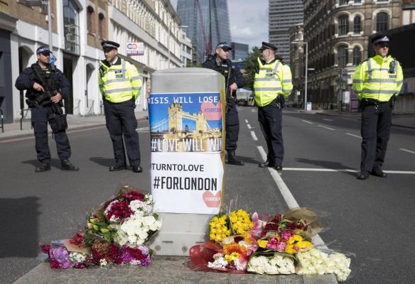 Raidurile continuă în capitala Marii Britanii. Poliţia reţine noi suspecţi ai atentatului de pe London Bridge