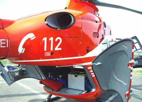 Grav accident în Mureş! Un motociclist s-a izbit de un autocar plin de turişti. Elicopter SMURD, chemat la intervenţie