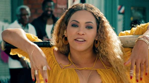 Beyonce postează prima poză cu gemenii ei, la o lună de la naştere! Ce nume poartă micuţii (FOTO)