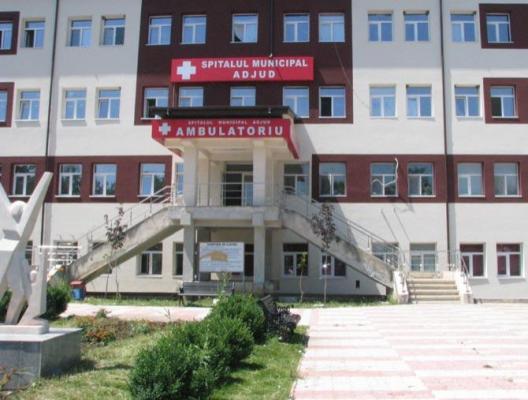 ÎNGROZITOR! Copilul de doar un an şi opt luni mort la spital luni, la Adjud, din cauze necunoscute, a fost de fapt călcat de o maşină! Şoferul a fugit de la locul accidentului