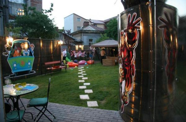 DRAMĂ CUMPLITĂ! O fetiţă de 7 ani a murit sâmbătă seara la locul de joacă al unui restaurant din Ploieşti