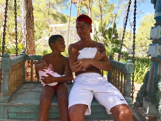 Cristiano Ronaldo va deveni din nou TATĂ! Jucătorul a confirmat că actuala lui iubită este însărcinată (FOTO)