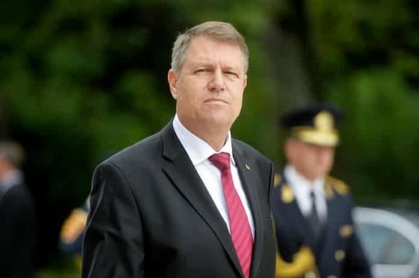 Preşedintele Iohannis retrimite în Parlament legea privind PENSIA SPECIALĂ de la Avocatul Poporului