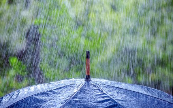 Schimbări dramatice de vreme!  Meteorologii au emis COD GALBEN de ploi şi furtuni în cea mai mare parte a ţării