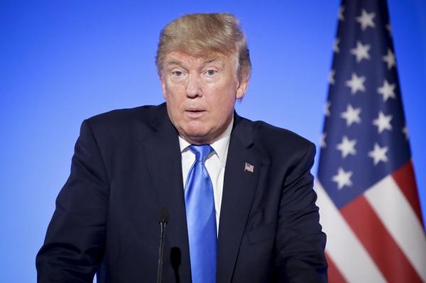 Donald Trump s-a înfuriat pe Procurorul General. Preşedintele american a discutat despre posibila demitera a lui Jeff Sessions