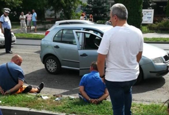 Acţiune de amploare în centrul Piatra-Neamţ! Indivizi încătuşaţi de poliţişti, după o urmărire în trafic (VIDEO)