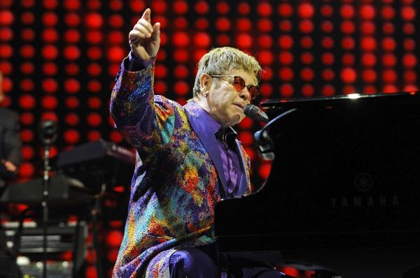 Decizie şoc la Londra! Închisoare pe viaţă pentru un tânăr care pregătea un atentat la un concert Elton John!