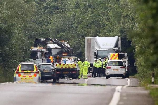 O femeie și cei doi copii ai săi au murit astăzi într-unul dintre CELE MAI ȘOCANTE accidente din Marea Britanie, potrivit descrierii polițiștilor (FOTO, VIDEO)