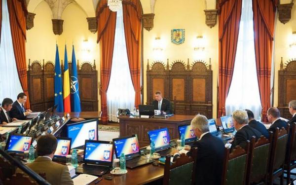 Reuniune CSAT la Palatul Cotroceni. Între subiectele dezbătute se numără activitatea SRI şi misiunile armatei în afara ţării