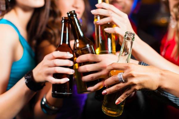 ULUITOR! Ce se întâmplă dacă iei o gură de DROJDIE, înainte să bei alcool! Efectele sunt NEBĂNUITE!