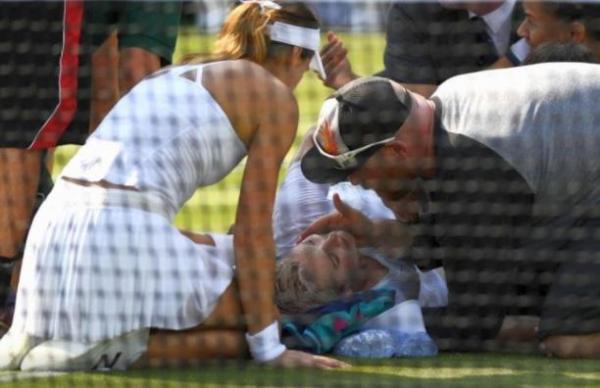 Sorana Cîrstea despre accidentarea lui Mattek-Sands: "Era în stare de şoc. Tot spunea: Sorana, ajută-mă, ajută-mă. I-am spus: Sunt aici, sunt aici"