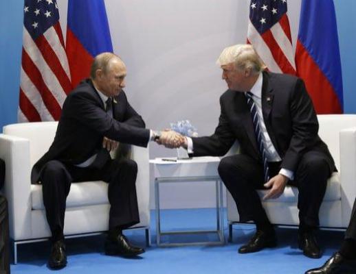 VIDEO Donald Trump şi Vladimir Putin se întâlnesc pentru prima oară: "Este o onoare!" Apoi și-au dat mâna zâmbind