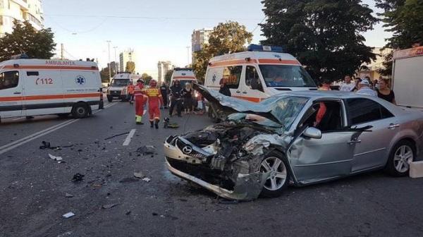 Grav accident în Constanţa! Cel puţin cinci victime, între care şi un copil (VIDEO)