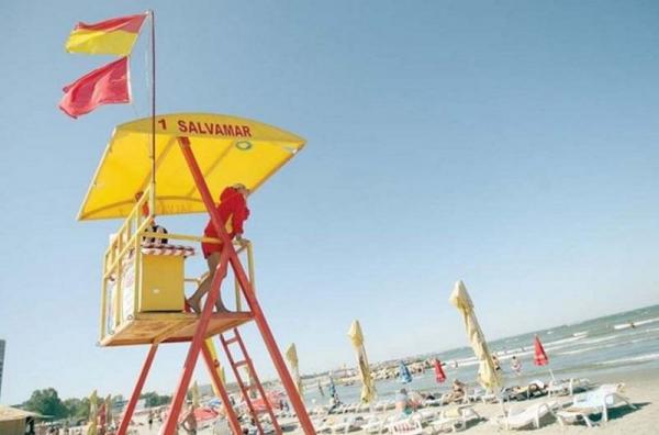 Salvamarii vor să ÎNCHIDĂ plajele, după ce 18 oameni au murit înecaţi, pe Litoral, în această vară!