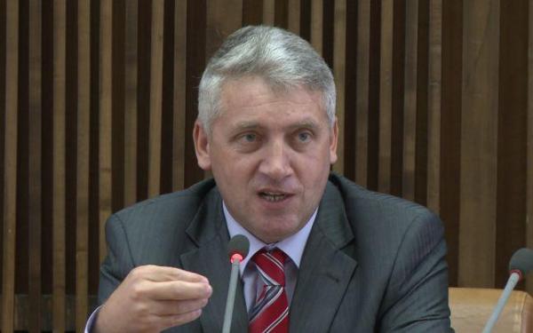 Adrian Ţuţuianu şi-a anunţat DEMISIA din funcția de Secretar al Senatului, la începutul noii sesiuni parlamentare!