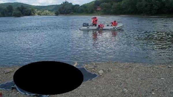 Descoperire macabră lângă Blaj. Cadavrul unei femei, găsit în apa râului Târnava Mică