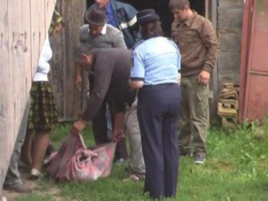 TERIBIL! În timp ce toată lumea se distra și petrecea de Sfânta Maria, un șofer bistrițean se spânzura în anexa casei