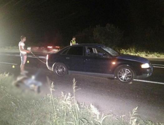 Un bărbat a murit pe loc după ce a fost spulberat de un Audi înmatriculat în Bulgaria - FOTO