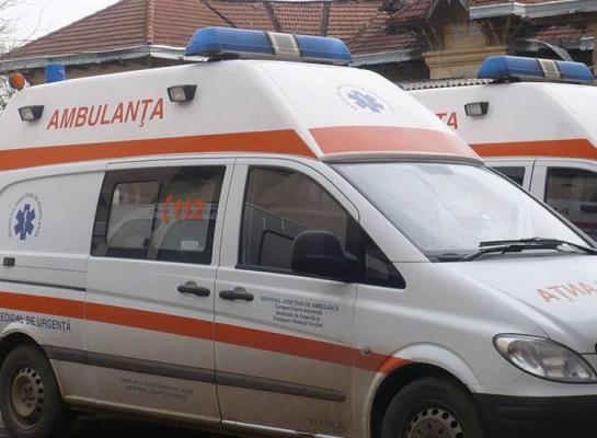 Şoferul unei AMBULANŢE a fost prins în timp ce conducea BEAT. Poliţiştii au descoperit că avea o alcoolemie de 1,50 mg/l în sânge!