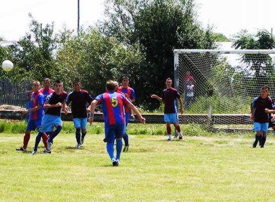 Federaţia de Fotbal caută talente în satele din România pentru baza de pregătire a FC Barcelona!