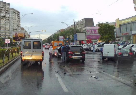 ACCIDENT VIOLENT în Capitală, în urmă cu puţin timp! Bulevardul Iuliu Maniu este BLOCAT spre ieșirea din București 