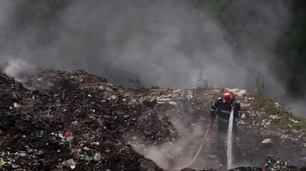 Graţiela Gavrilescu trimite Corpul de Control la Comisariatul Judeţean şi la Agenţia de Mediu Vâlcea, în urma incendiului de la groapa de gunoi din Măldăreşti