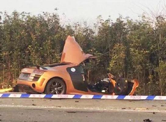 ACCIDENT GROAZNIC. Șoferul unui Audi R8 s-a filmat, înainte să moară, în timp ce conducea cu 320 de km/h - VIDEO