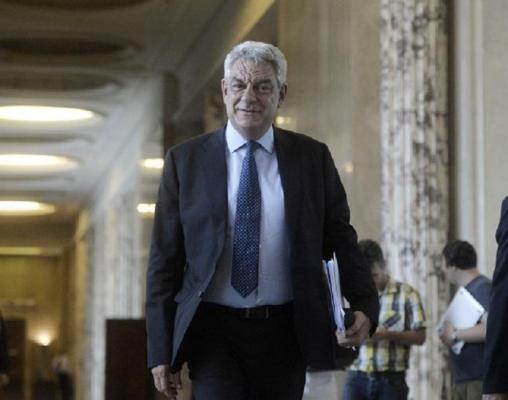 Premierul Mihai Tudose, vizită surpriză la TAROM