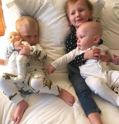 Proiectul de ordonanţă privind indemnizaţia pentru creşterea copilului ar putea fi aprobat în şedinţa de azi a guvernului