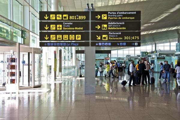 Grevă pe perioadă nedeterminată pe unul dintre cele mai aglomerate aeroporturi din Europa: 'Există riscul să pierdeţi zborul programat'