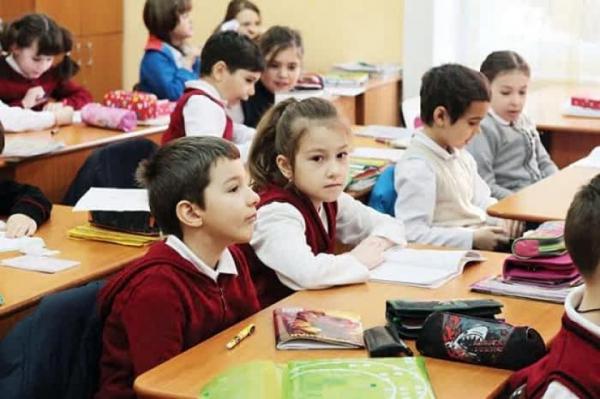 MODIFICĂRI IMPORTANTE în noul an şcolar. Ce-i aşteaptă pe elevi, din septembrie