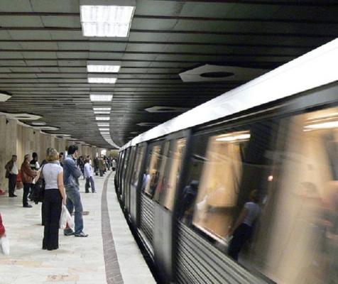 HAOS la metrou! Se circulă pe un singur fir între Preciziei şi Lujerului (FOTO)