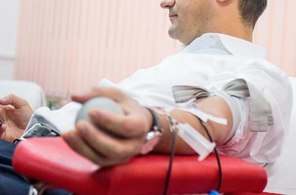 Noi facilităţi pentru donatorii de sânge din Capitală. Primăria vrea să mărească valoarea tichetelor de masă