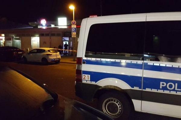 Schimb de focuri MORTAL lângă un club de noapte, soldat cu UN MORT şi trei răniţi