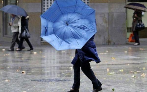 Scoatem gecile de iarnă? Meteorologii anunţă un val de răcire bruscă şi vânt PUTERNIC în toată ţara! Vin temperaturi mult mai mici pentru această perioadă