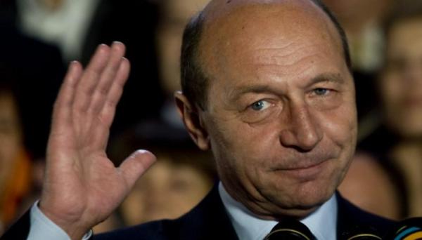 Traian Băsescu, atac furibund la adresa politicienilor după furtuna din Bucureşti: 'Jos labele de pe ANM!'