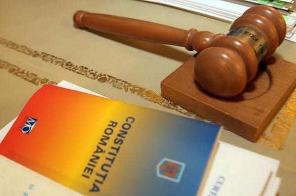 CCR sesizată cu neconstituţionalizatea unei sintagme din Legea privind CSM, în procesul în care procurorul DNA Negulescu contestă suspendarea sa din funcţie